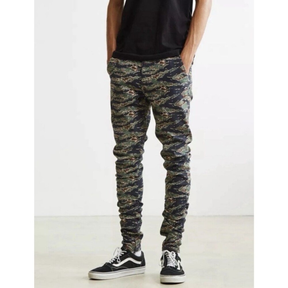 UO Urban Outfitters Men's XL Tiger Stripe Camouflage Woven Slim Fit Stacked Pant